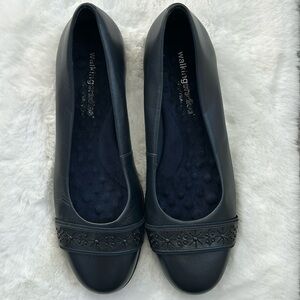 WALKING CRADLES Francine Women’s Loafer Flat Navy Blue Leather Tiny Pillows 11 M